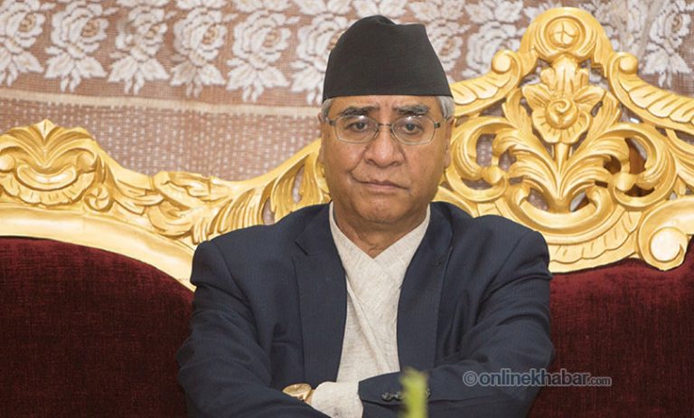 उपचारका लागि सिंगापुरतर्फ देउवा दम्पत्ति