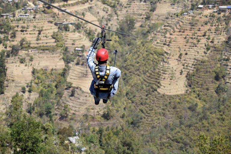 पर्वतमा विश्वकै दोस्रो लामो जीपलाइन सञ्चालन, ९० सेकेण्डमै गन्तव्यमा पुगिने
