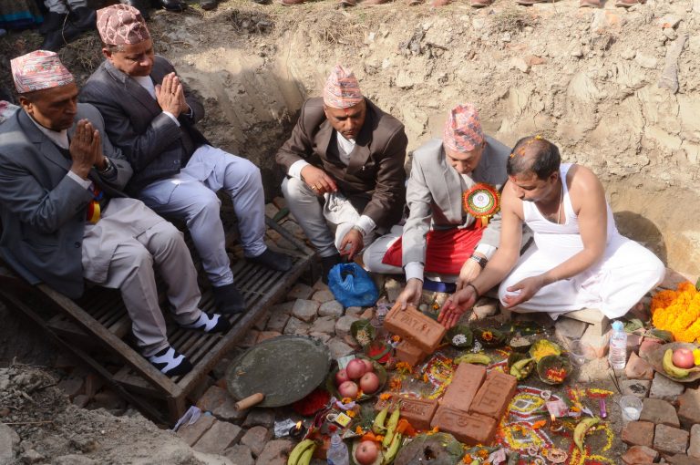 स्वेच्छिक बचतले मात्र पुगेन, अनिवार्य बचतको पक्षमा अर्थमन्त्री