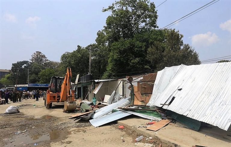 खुलामञ्चमा डोजर चल्यो, जलेश्वरका ४० सटर ध्वस्त