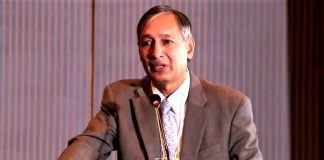 एडीबीकाे बैठकमा भाग लिन फिजी जाँदै अर्थमन्त्री खतिवडा