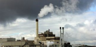 चाैधरी ग्रुपकाे उद्योगले प्रदूषण निम्त्याएको भन्दै स्थानीयवासी आन्दोलित