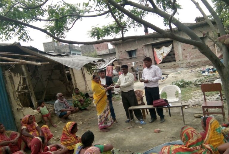 निर्धन उत्थान लघुवित्त वित्तीय संस्थाद्धारा राहत वितरण