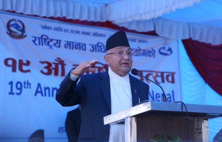 बम पड्काउनेलाई प्रधानमन्त्री ओलीको प्रश्नः माग के हो ?