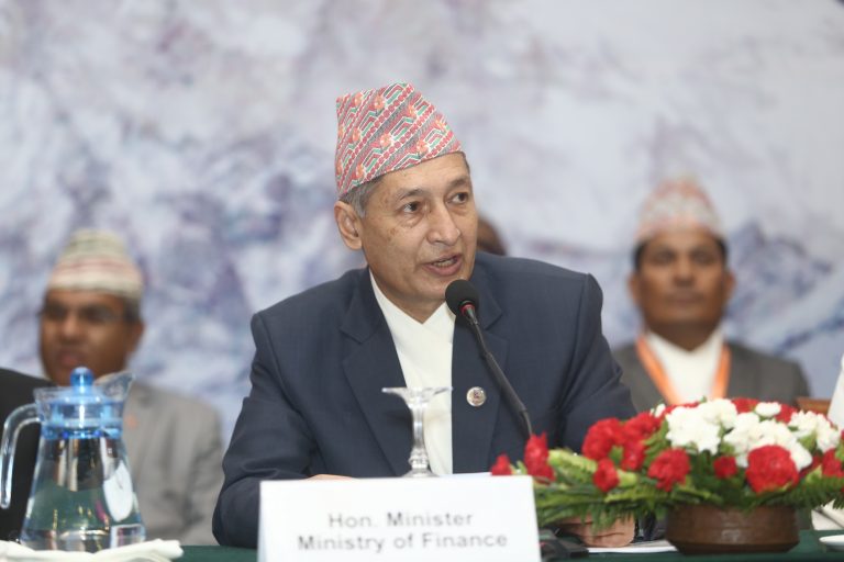 बैंकलाई नैतिक दबाबले पुगेन (अर्थमन्त्री डा. युवराज खतिवडाको विचार)