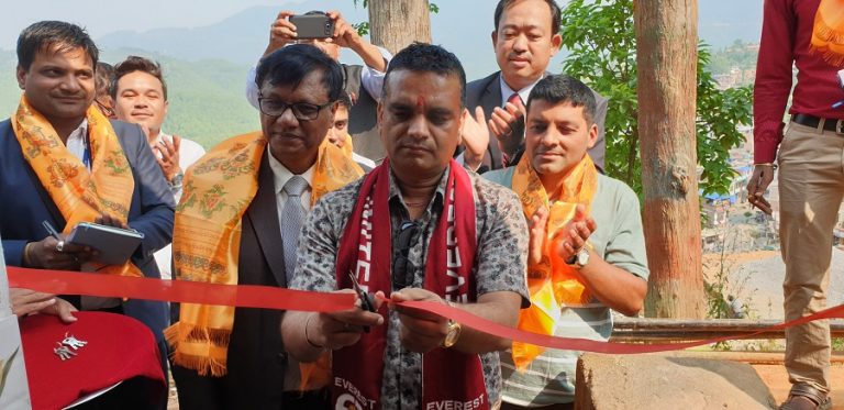 गोरखाको विद्यालयमा एभरेष्ट बैंकले गरिदियो खानेपानी र शौचालयको व्यवस्था