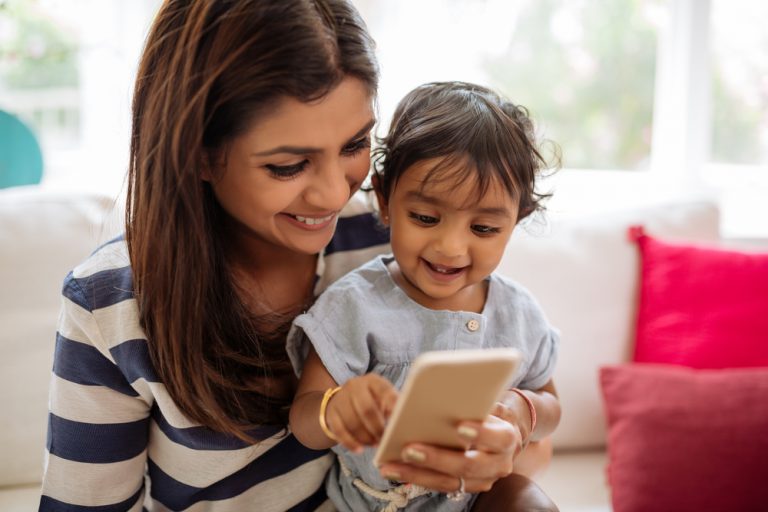 ५ वर्षसम्मका बच्चाहरुले १ घन्टा भन्दा धेरै इलेक्ट्रोनिक्स स्क्रीन हेर्नु खतरनाक