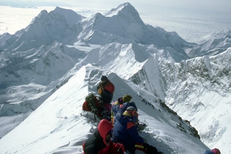 आज सगरमाथा दिवसः विश्वसामु नेपालको गौरव र हिमाली पर्यटनको आधार