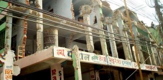 विकासको बौलाहा मोडल: दुई हजार परिवारको जमीन सडकमा गाभियो, १५०० को घर भत्काइयो