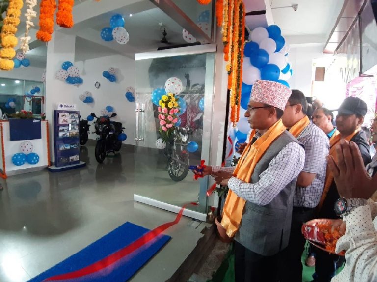 बिराटचोकमा बजाजको नयाँ शोरुम, स्पयेर पार्टस, सेल्स तथा एसेसरिज सेवा दिने