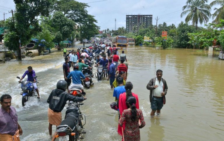 बाढी आइरहने क्षेत्रमा बस्नुहुन्छ ? यसरी रहन सकिन्छ सुरक्षित