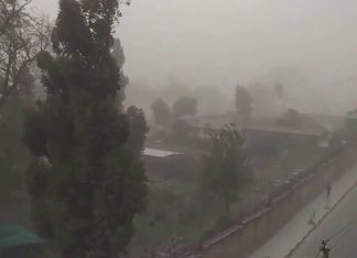 भक्तपुरमा हुरीले दुई घरमा क्षति