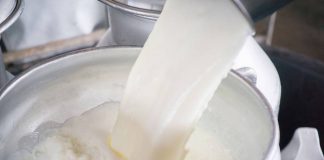 लकडाउनको मर्कामा सबैभन्दा बढी किसान, दैनिक दूध खपतमा १७.५ प्रतिशतले कमि