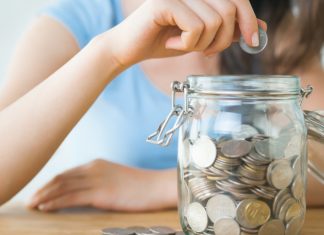 तपाईंकाे धेरै खर्च गर्ने बानी छ ? पैसा बचाउन यी ५ कुरामा ध्यान दिनुहोस्