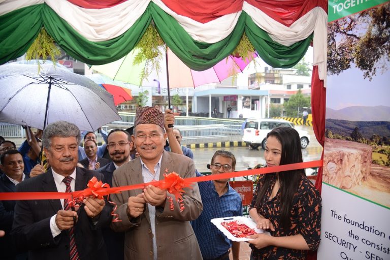 ललितपुर महानगरपालिका परिसरमा नबिल बैंकको एटिएम