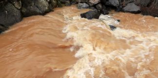 पहिरोले थुनिएको खोला फुट्यो, पाँच गाउँका बासिन्दा सुरक्षित स्थानतर्फ