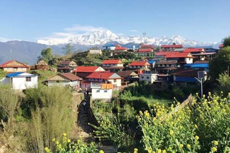 हाेमस्टेमा पर्यटक घटेपछि व्यवसायी मर्कामा