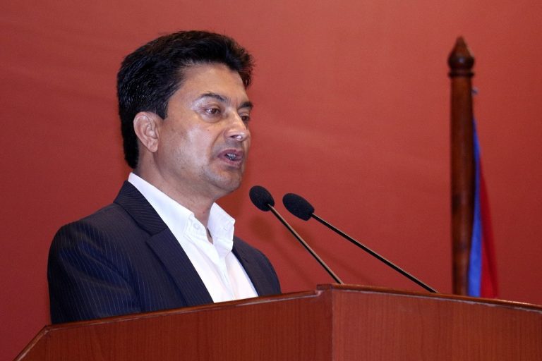 ‘रेमिटेन्स अनुत्पादक क्षेत्रमा खर्च भयाे, नेपालमै राेजगारी सिर्जना गराैं’