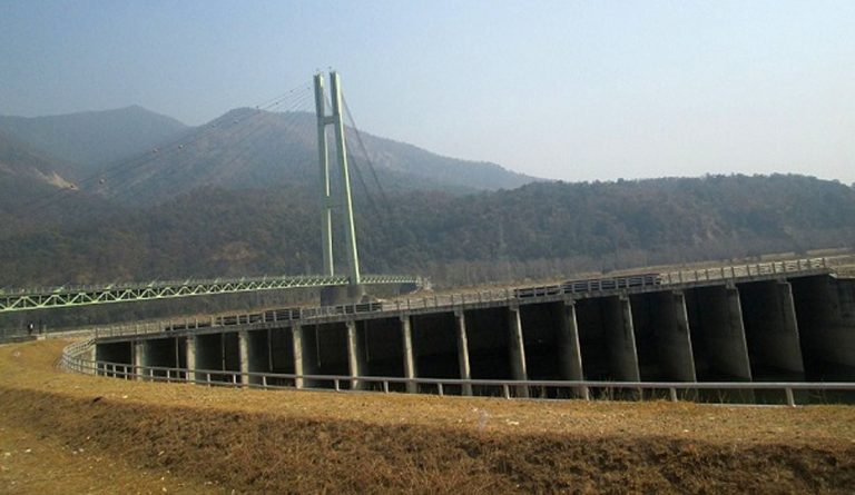 रानी–जमरा मूल नहरको परीक्षण, आठ मध्ये तीन वटा ढोकाबाट पानी पठाइयाे