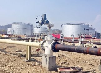 प्रधानमन्त्री ओली र मोदीले एकैचोटी स्विच थिचेर पाइपलाईन उद्घाटन गर्ने