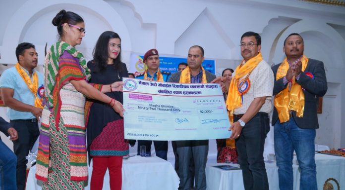 रिकण्डिसन व्यावसायीकाे दुर्घटना न्यूनीकरण सम्बन्धि अन्तक्रिया, दुवै हात गुमाएकी मेघालाई सहयोग