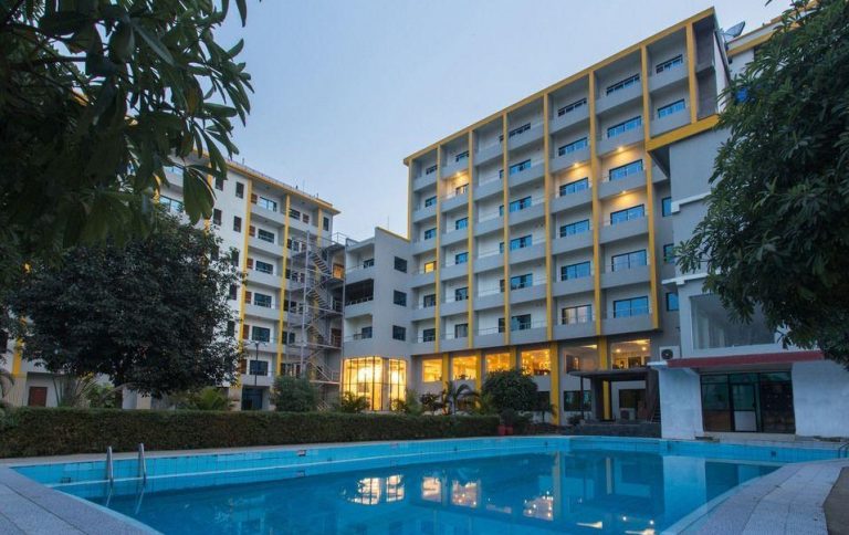 नेपालगञ्जकाे होटल व्यवसायः सुविधा सम्पन्न हाेटल थपिए, बजार भने घट्दाे