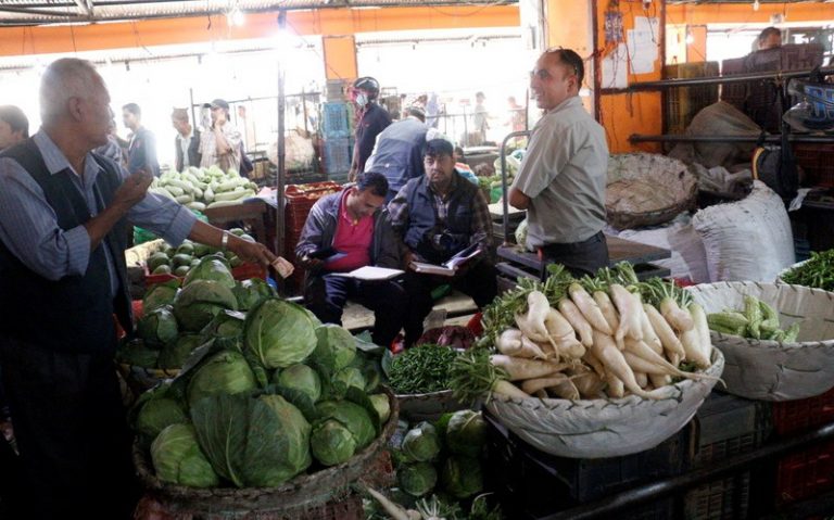 तरकारीको मूल्य एक्कासी बढेपछि कालीमाटी र बल्खुमा अनुगमन