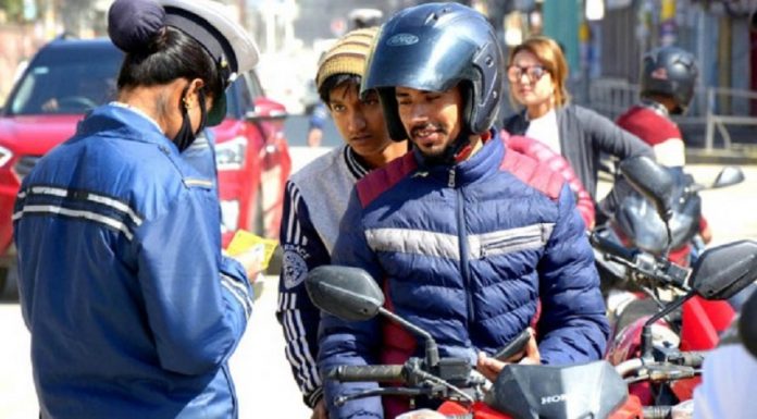 उपत्यकामा दैनिक १५ सय सवारीमा कारवाही, जेब्रा क्रसिङको छैन मतलब