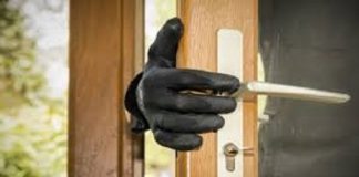 एकै रात पाँच घरमा पैसा र सुनचाँदी चोरी