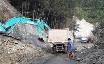 मध्यपहाडी लोकमार्गको काम एक महीनाका लागि रोकियो