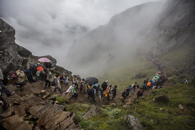 पहिलो पटक गोसाइँकुण्डमा पुर्याइयो बिजुली