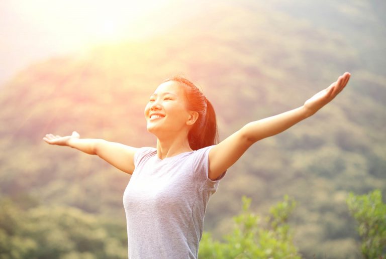 सँधै खुसी हुन के गर्ने ? अपनाउनुहोस् यी १० स्वस्थ र मस्त तरिका