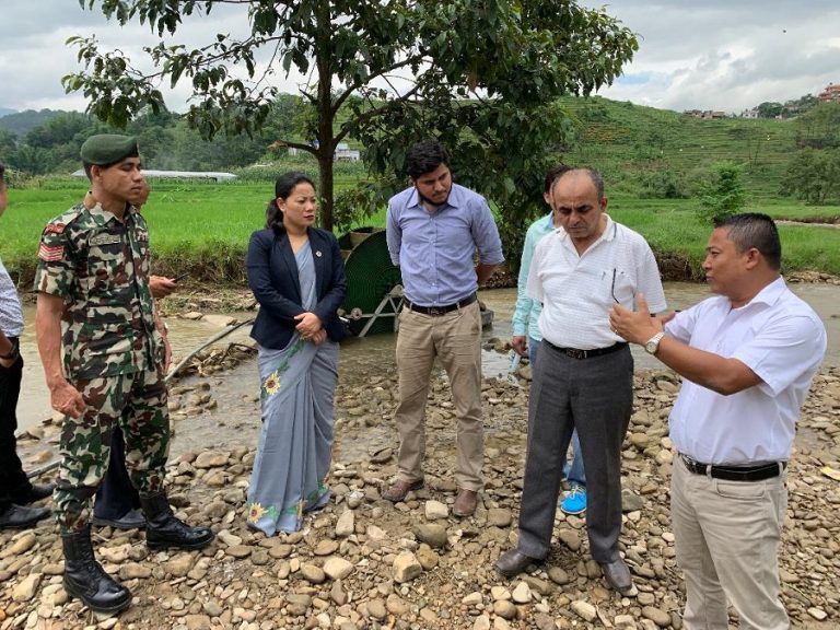 खानेपानी मन्त्री बिना मगरले गरिन् बिजुली र इन्धन बिनै पानी तान्ने पम्पको निरीक्षण