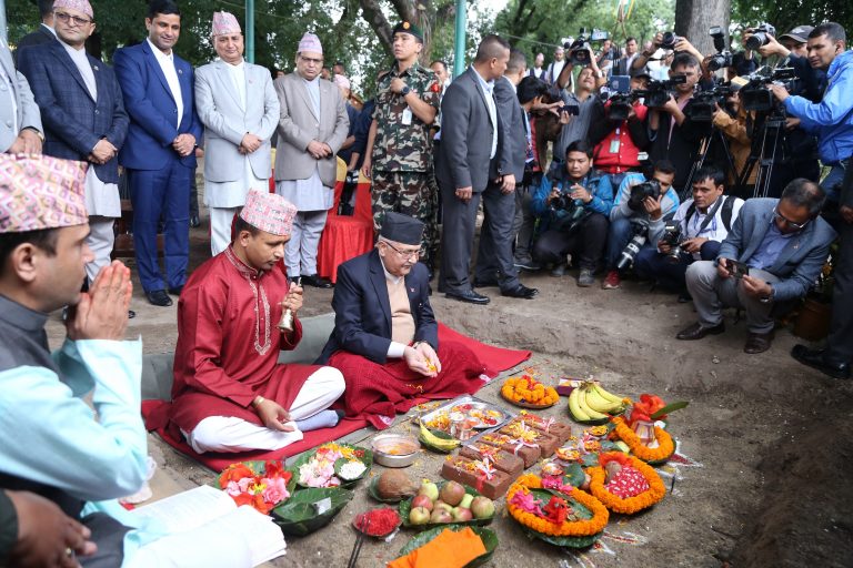 संघीय संसद भवनको शिलान्यास, प्रम ओली भन्छन् – सरकारको ध्यान ठूला आयोजनामा