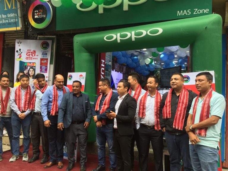 मोबाइलको खरिदमा फ्रीमा इन्स्योरेन्स सुविधा देखि रिचार्ज कार्ड पनि