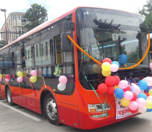 सुन्दर यातायातले देशभर ५० बस र ५०० विद्युतीय ट्याक्सी चलाउने