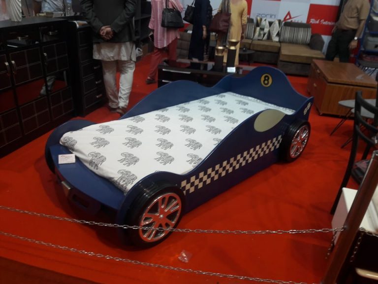 फर्निचर एक्स्पोमा अनौठो सुत्ने कार, कति छ मुल्य ?