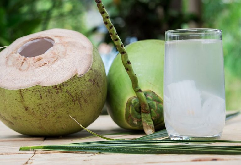 नरिवल पानीः मृगौलाको सुरक्षादेखि तौल घटाउनेसम्म