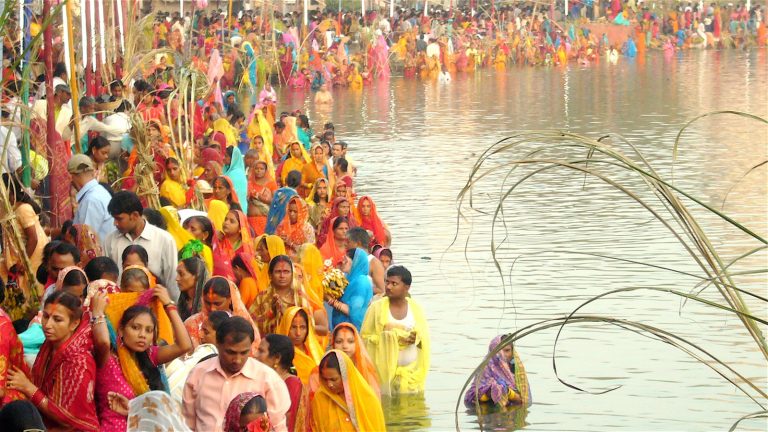 सूर्यको उपासना गरी मनाइने छठ शुरू, पहिलो दिन अरबा–अरबाइन