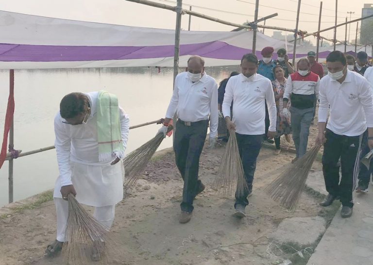 भ्रमण वर्षको प्रवद्र्धन: मठ,मन्दिर,तालतलैया सरसफाइको अभियानमा पर्यटन मन्त्री