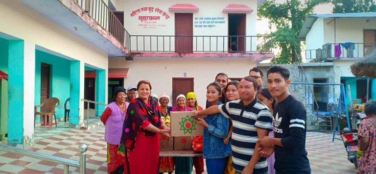 देउसी-भैलो खेलेर उठेको रकम बृद्धा आश्रमलाई सहयोग