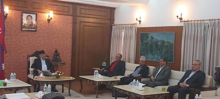 पार्टीको जिम्मेवारी प्रचण्डलाई,ओली पाँचै वर्ष प्रधानमन्त्री,बरियता यथावत