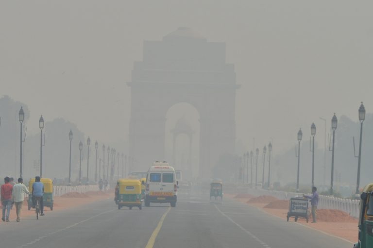 नयाँ दिल्लीको आकासमा कसरी भरिन्छ विशालु  हावा ?