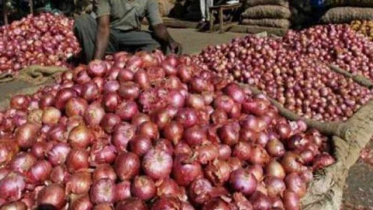 प्याजको मूल्य बढेको बढै, प्रतिकिलो १ सय ८० रुपैयाँ