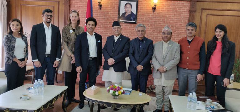 चर्चित क्रिकेटर सचिन तेन्दुलकरले  भेटे प्रधानमन्त्री ओली