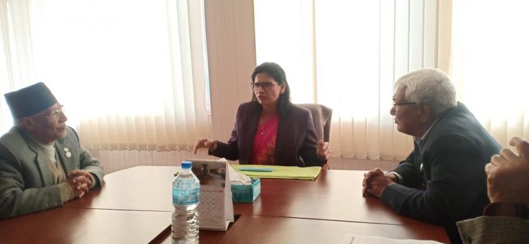 ‘सरकार गुठीको सम्पत्ति जोगाउने अभियानमा छ’