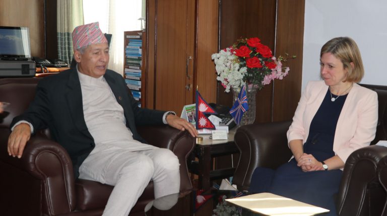 पर्यटन,जलविद्युत, सडक लगायतमा लगानी गर्न अर्थमन्त्रीकोआग्रह