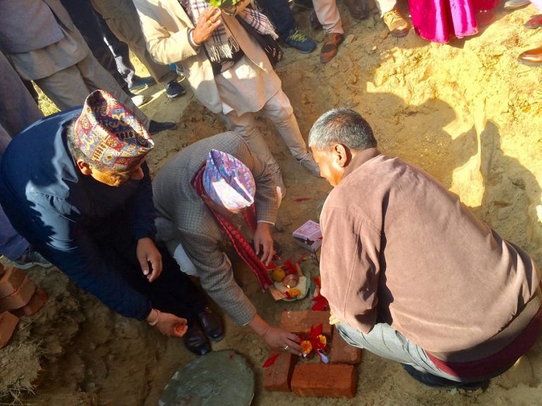 पृथ्वीनारायण शाह काठमाडौं आएको मार्गमा पक्की पुल बन्दै, मन्त्री नेम्बाङले गरे शिलान्यास