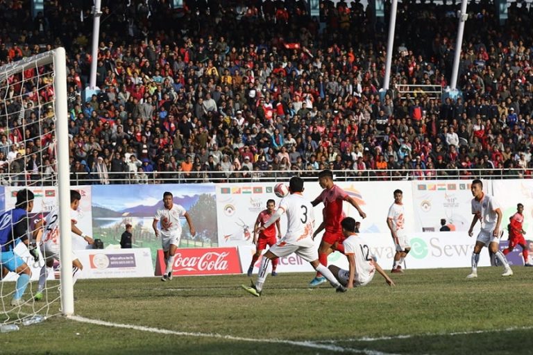 साग पुरुष फुटबल: फाइनल खेलको पहिलो हाफ बराबरी