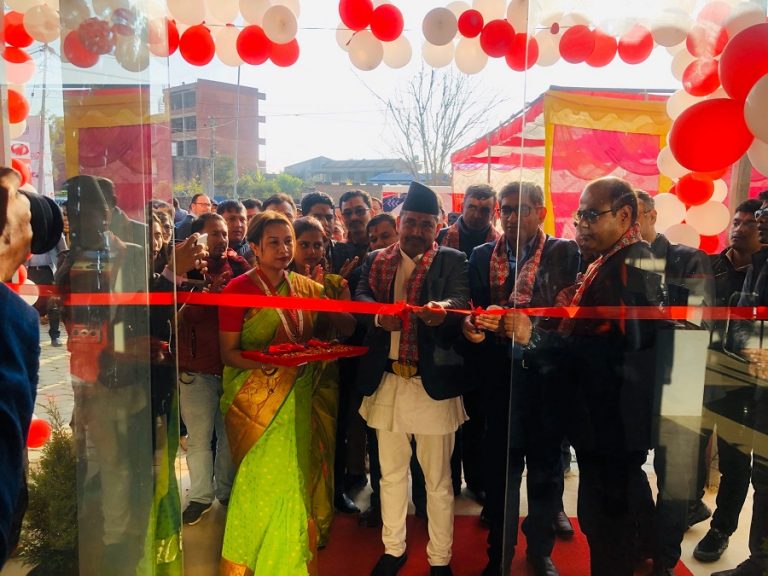 सिन्धुलीमा महिन्द्राको थ्रीएस सुविधा सहितको शोरुम